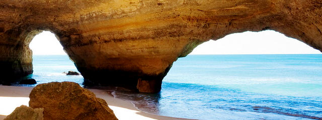 Praia de Benagil, Lagoa © / Internet, ilustração