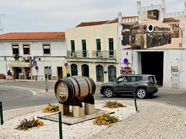Rua no Centro de Bucelas, município de Loures, distrito de Lisboa &copy; Google Earth Pro