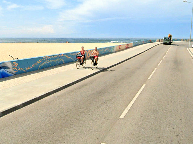 Praia em Figueira da Foz, Costa de Prata, Centro de Portugal &copy; Google Earth Pro