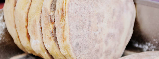 Bolo de Caco, Gastronomia do Funchal, Madeira &copy; /Visit Madeira