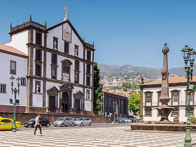 Vista del centro storico di Funchal, Madeira, Portogallo Guida &copy; / Visit Madeira