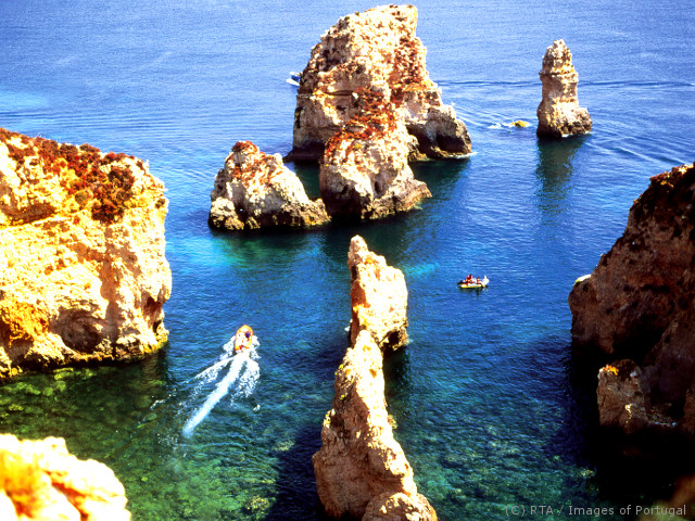 Passeios de barco em Lagos, Distrito de Faro, Algarve &copy; / Images of Portugal