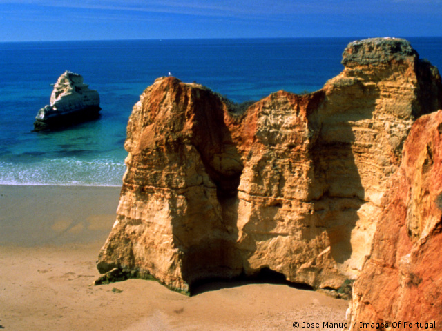 Costa algarvia em Lagos, Distrito de Faro (Algarve), Região Sul de Portugal &copy; José Manuel / Images of Portugal