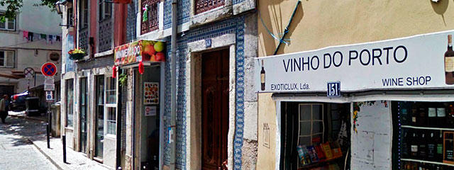 Rua no Bairro popular de Alfama, Lisboa &copy; Vitor Oliveira / CC