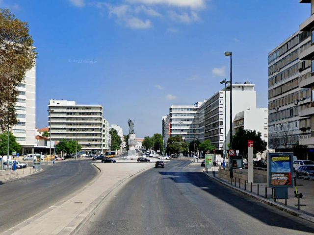 Avenida de Roma em Alvalade, Freguesia de Alvalade, Lisboa &copy;  Google Earth Pro