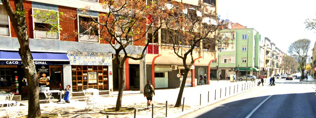 Rua Estrada de Benfica, Freguesia de Benfica, Lisboa &copy; Google Earth Pro