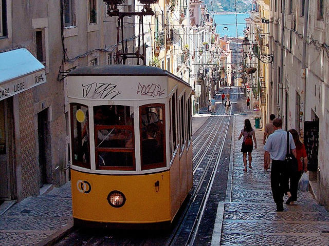 Elevador da Bica, Bairro da BicaFreguesia da Misericórdia, Lisboa &copy; João Carvalho / CC