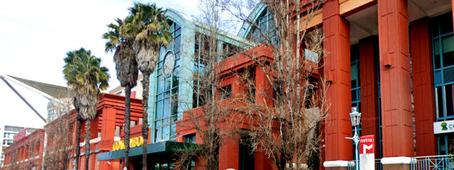 Metrô Colégio Militar/Luz, Centro Comercial Colombo, Bairro da Luz, Freguesia de Carnide, Lisboa &copy; Google Earth Pro