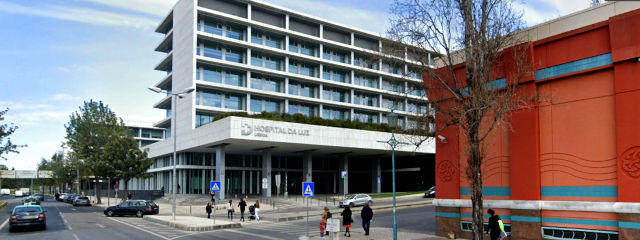 Hospital da Luz, Rua Galileu Galilei, Bairro da Luz, Freguesia de Carnide, Lisboa &copy; Google Earth Pro