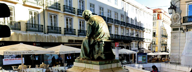 Café A Brasileira, um dos <em>points</em> do Chiado, Baixa de Lisboa, Santa Maria Maior, Lisboa &copy; Google Earth Pro