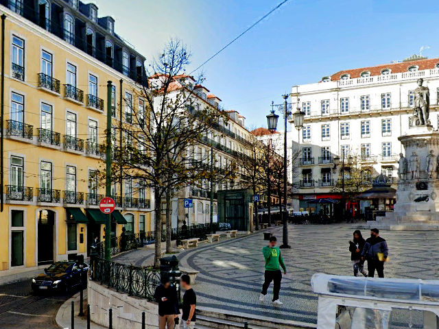 Largo do Chiado, Bairro do Chiado, Baixa de Lisboa, Lisboa &copy; Google Earth Pro