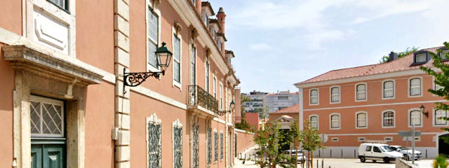 Fachadas, Estrada do Lumiar, Freguesia do Lumiar, Lisboa &copy; Google Earth Pro
