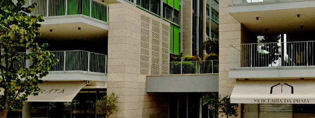 Fachada no novo Bairro Braço de Prata, Freguesia de Marvila, Lisboa &copy; Google Earth Pro