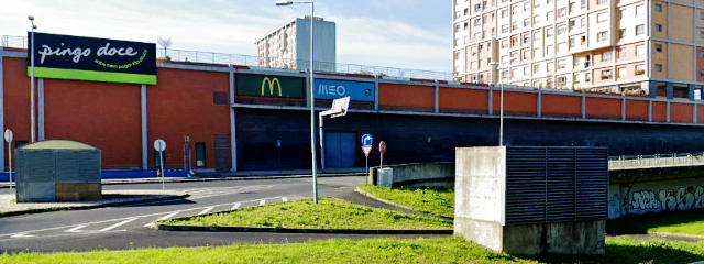 Shopping Center de Bela Vista, Bela Vista, Freguesia de Marvila, Lisboa &copy; Google Earth Pro