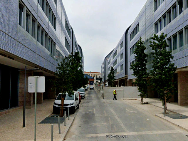 Bairro Braço de Prata, perto do Porto de Lisboa, Freguesia de Marvila, Lisboa &copy; Google Earth Pro