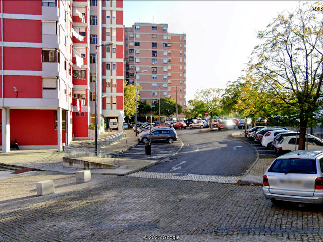 Rua Luiz Pacheco, Bairro das Amendoeiras, Freguesia de Marvila, Lisboa &copy; Google Earth Pro