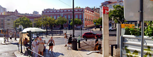 Estação do Metrô do Rato, Largo do Rato, Freguesia do Campo de Ourique, Lisboa &copy; Google Earth Pro