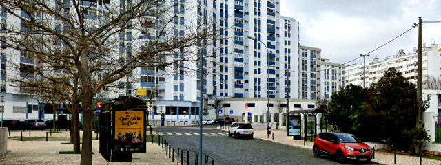 Rua Azinhaga da Cidade, Freguesia de Santa Clara, Lisboa &copy; Google Earth Pro