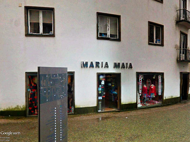 Storefront of a commercial building in Maia, Porto district. &copy; GEP
