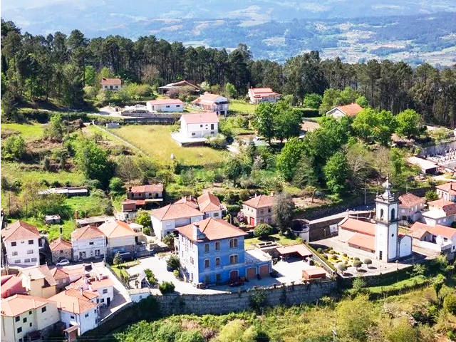 Vista da Freguesia de Parada do Monte em Melgaço, distrito de Viana do Castelo, Alto Minho &copy; CM de Melgaço, ilustração